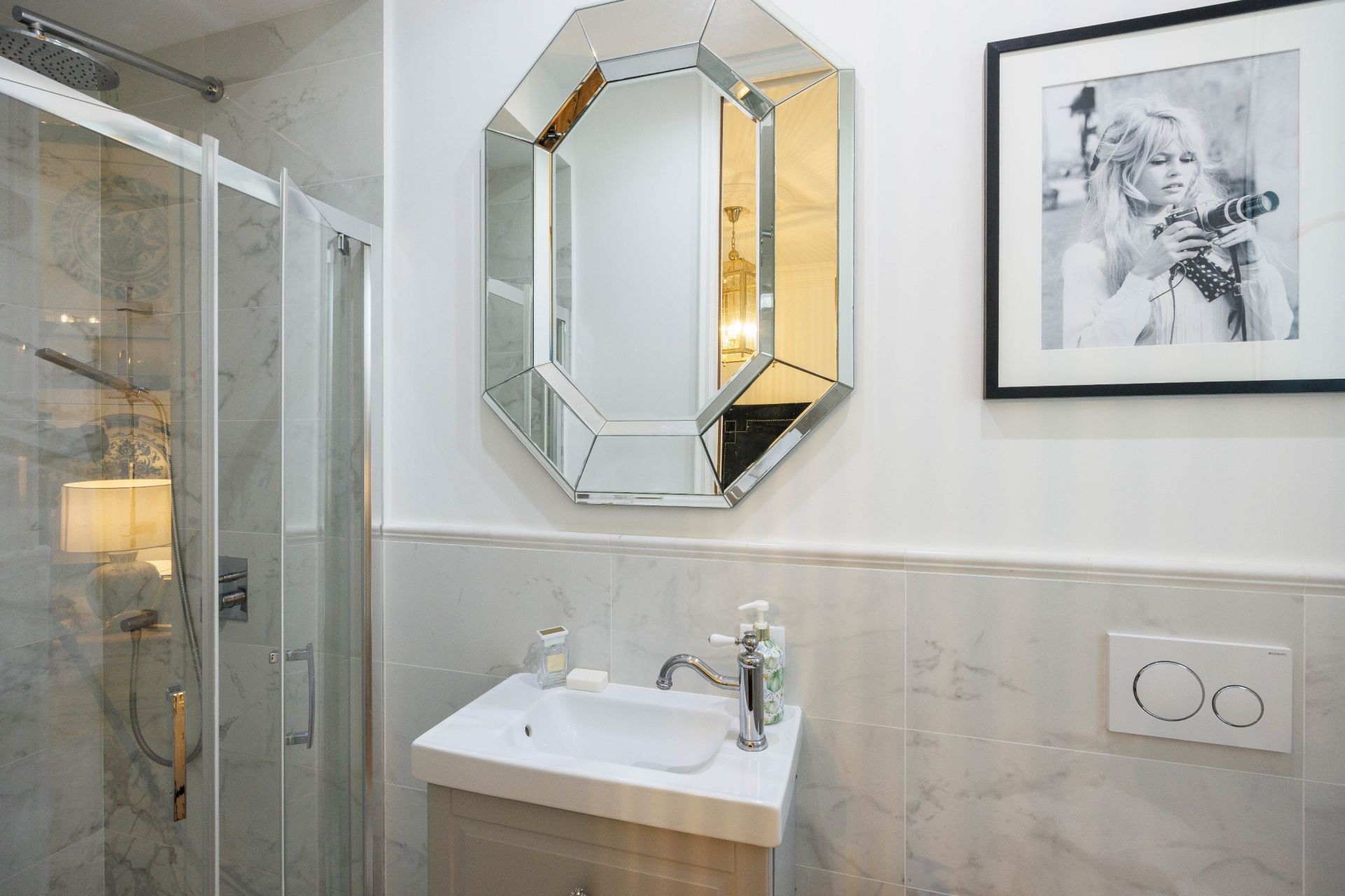 mansion 6 Rooms for sale on EZE (06360)