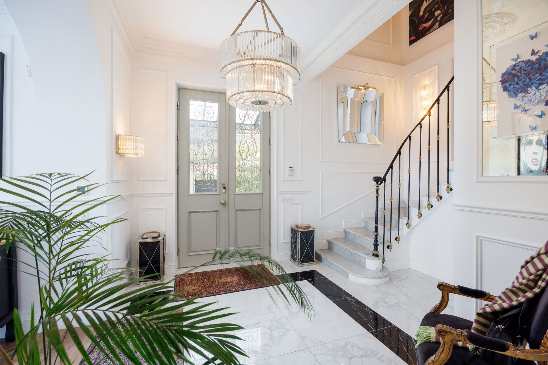 mansion 6 Rooms for sale on EZE (06360)