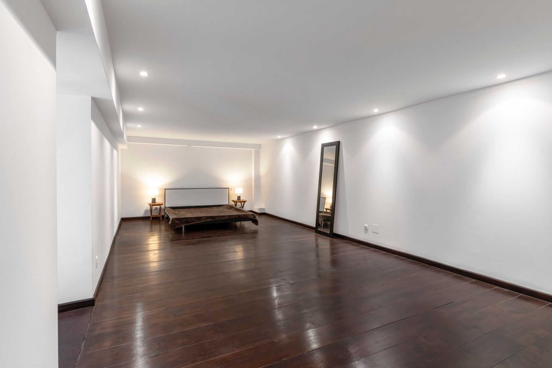 luxury loft 4 Rooms for sale on BEAUSOLEIL (06240)