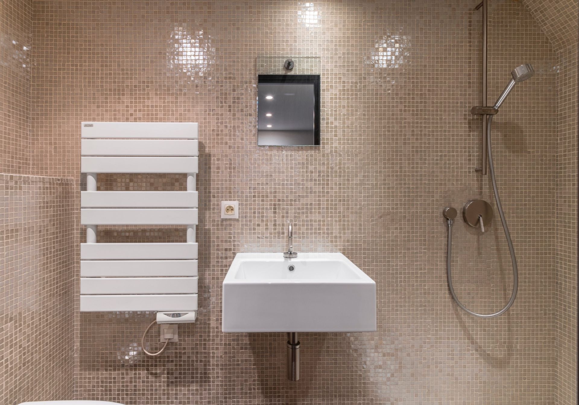 luxury loft 4 Rooms for sale on BEAUSOLEIL (06240)