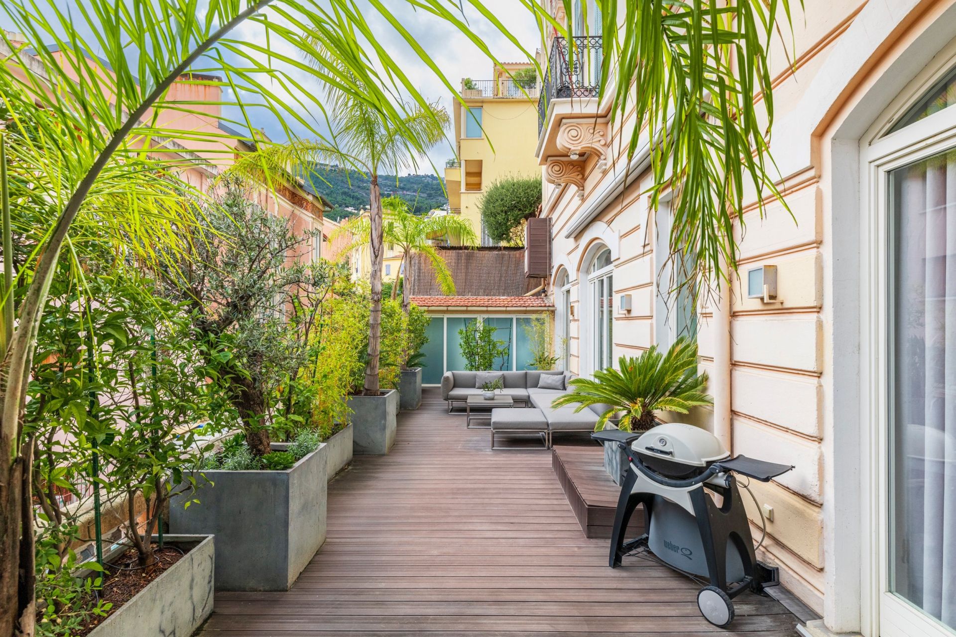 luxury loft 4 Rooms for sale on BEAUSOLEIL (06240)