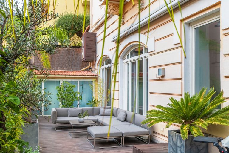 luxury loft 4 Rooms for sale on BEAUSOLEIL (06240)