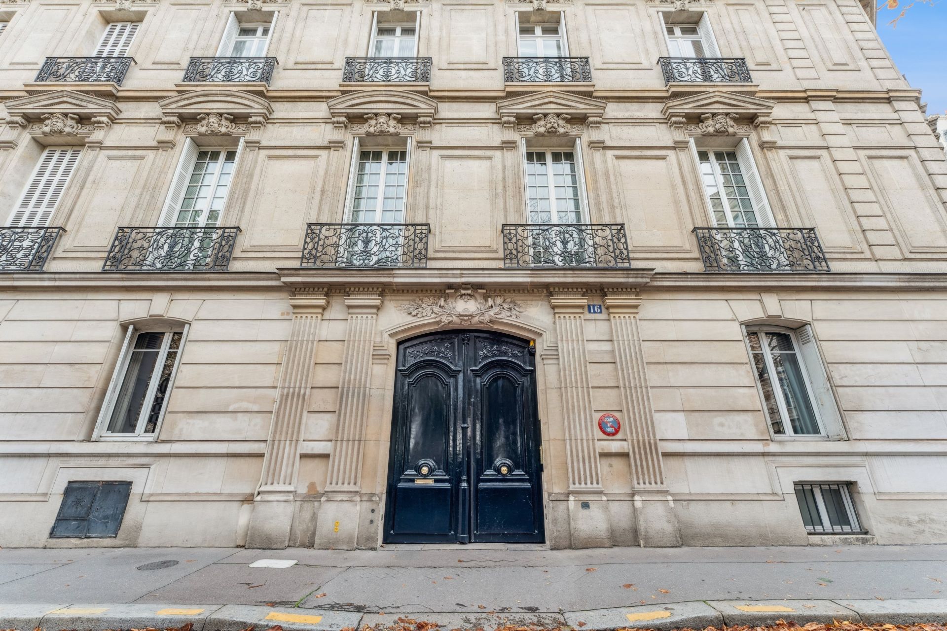 luxury apartment 2 Rooms for sale on PARIS (75016)