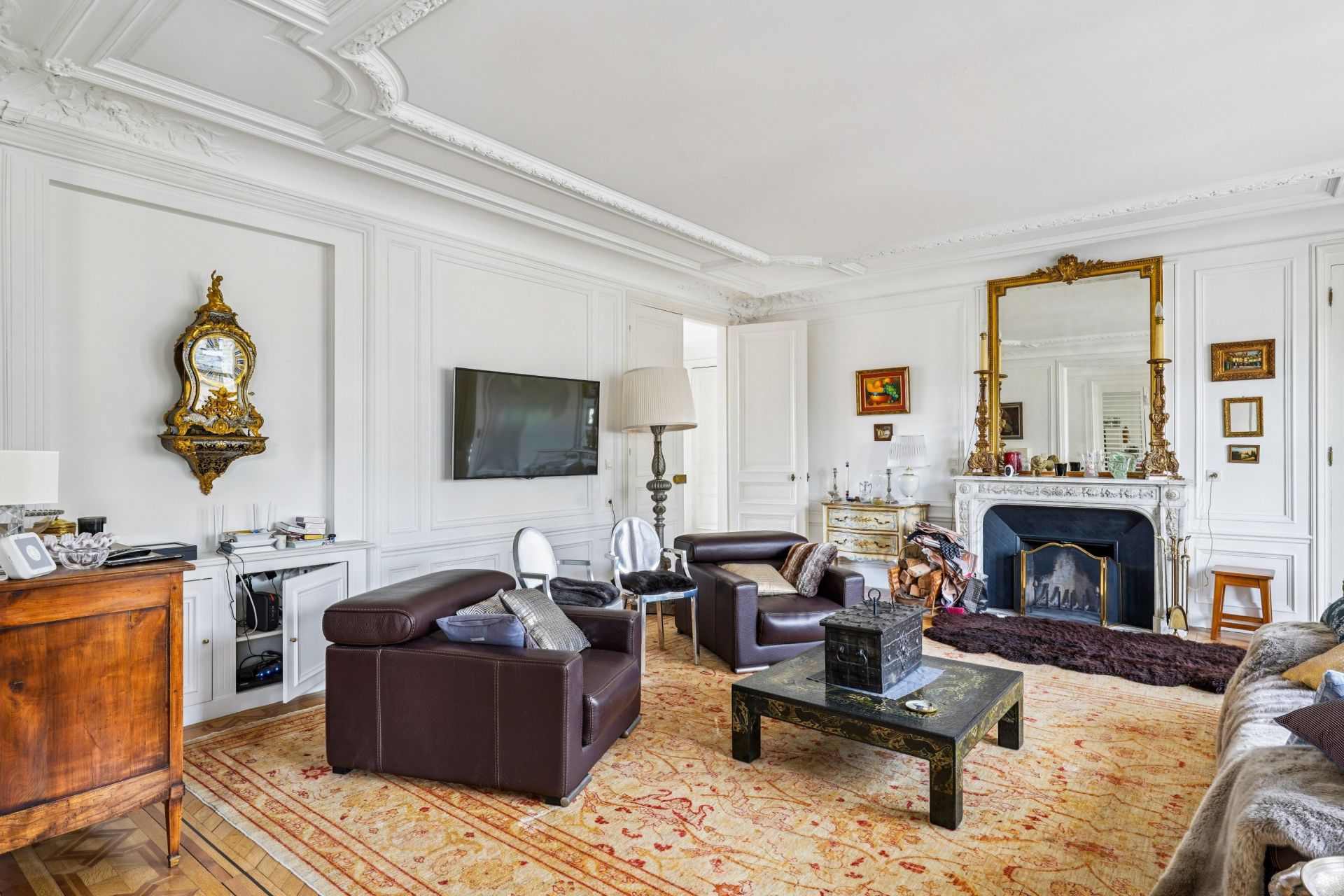 luxury apartment 8 Rooms for sale on PARIS (75116)