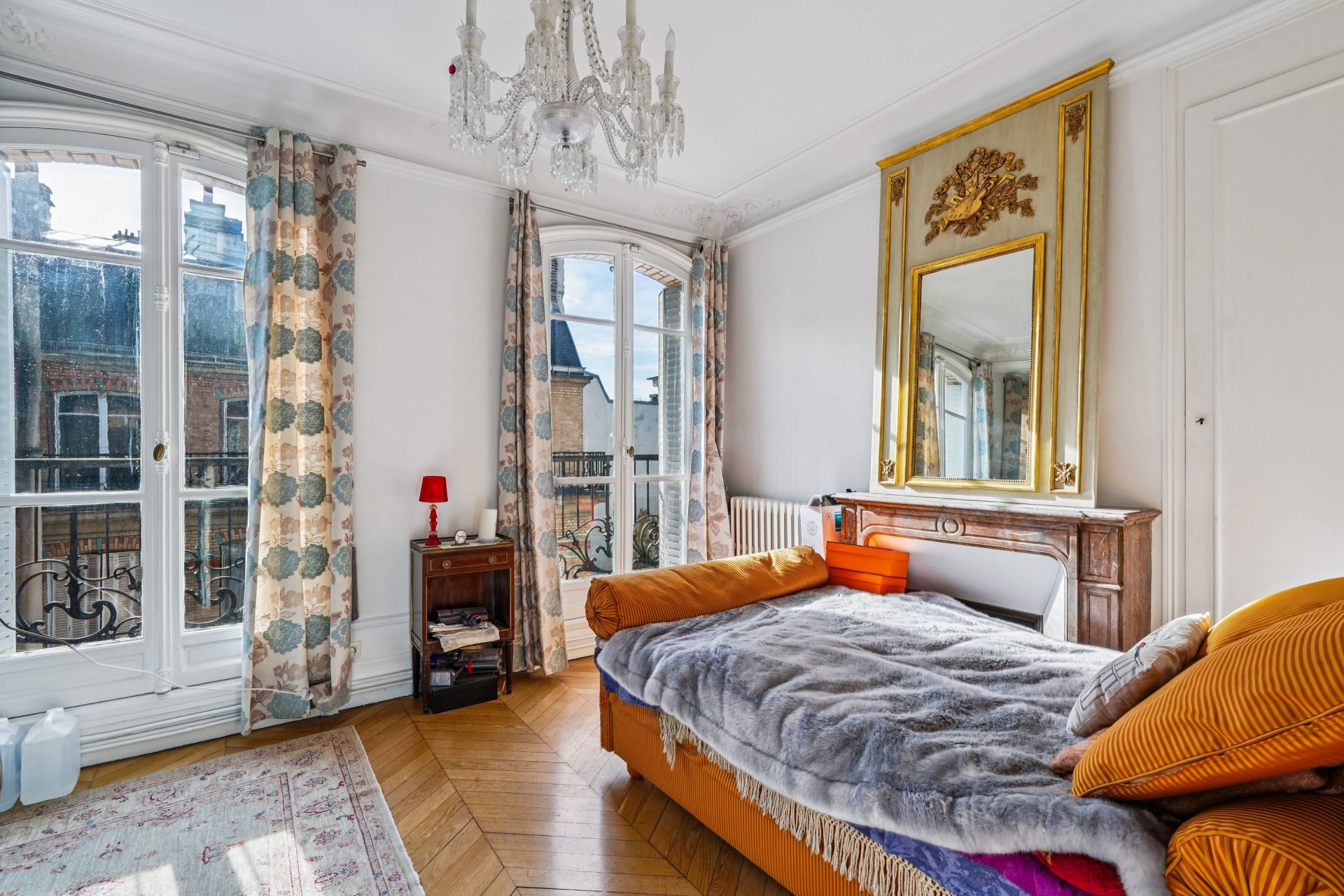 luxury apartment 8 Rooms for sale on PARIS (75116)