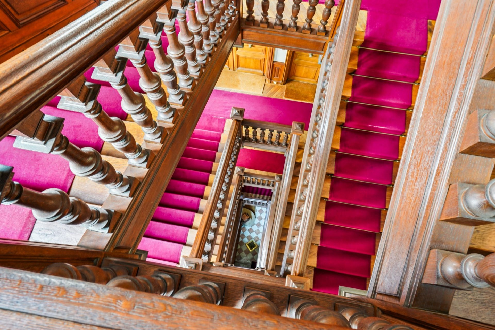 luxury apartment 8 Rooms for sale on PARIS (75116)