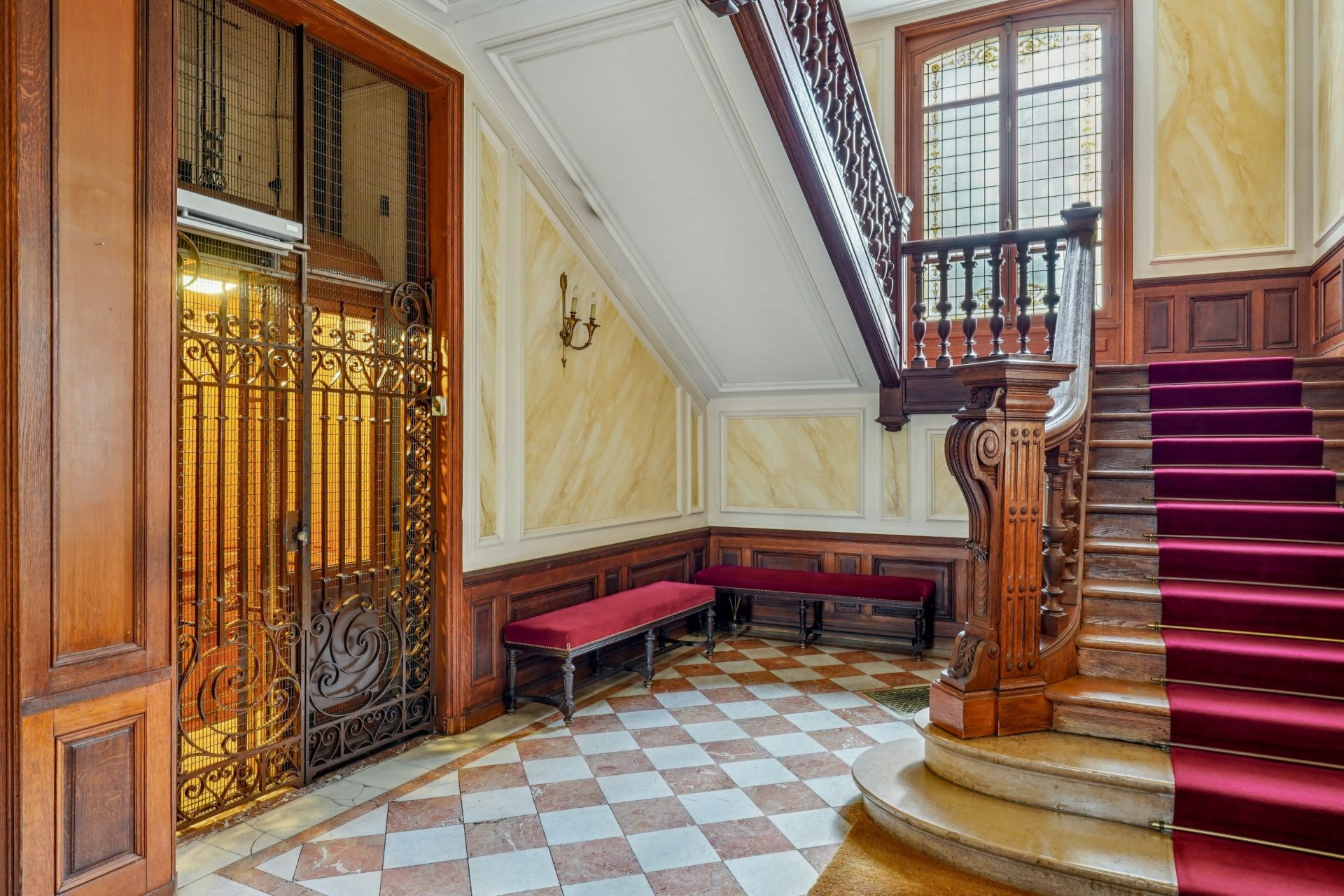 luxury apartment 8 Rooms for sale on PARIS (75116)