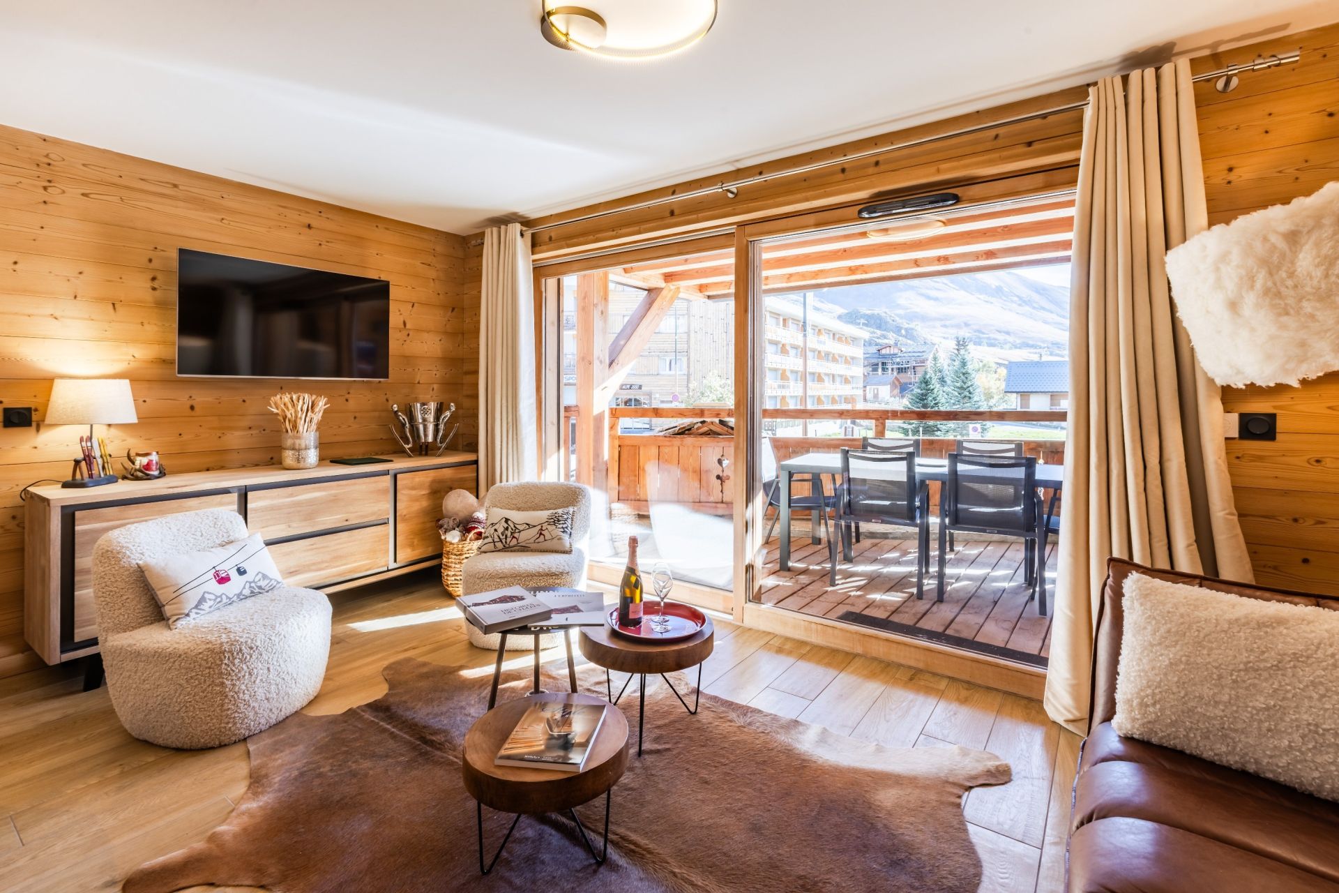 luxury apartment 4 Rooms for sale on L ALPE D HUEZ (38750)