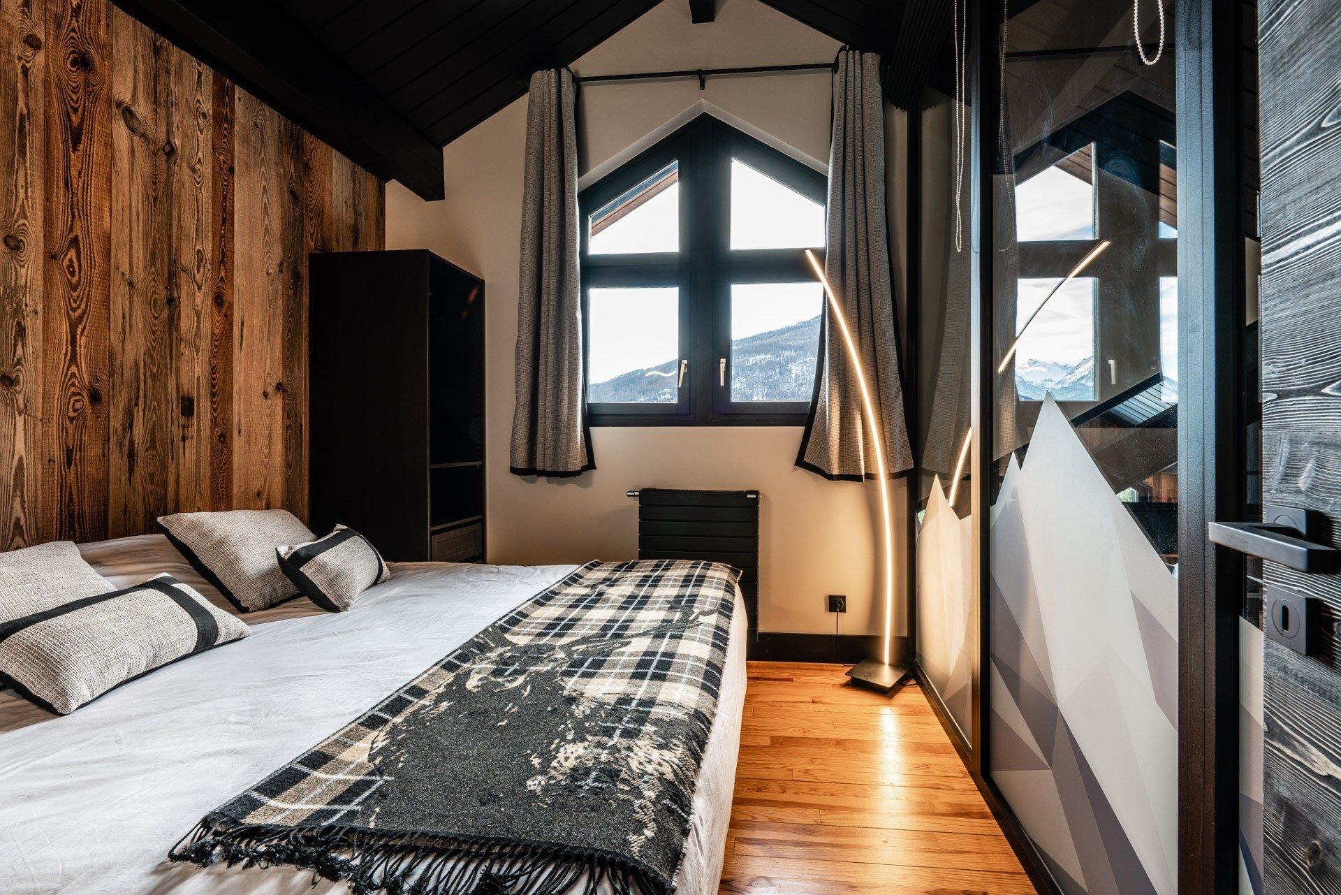 chalet de luxe 8 Pièces en vente sur LA SALLE LES ALPES (05240)