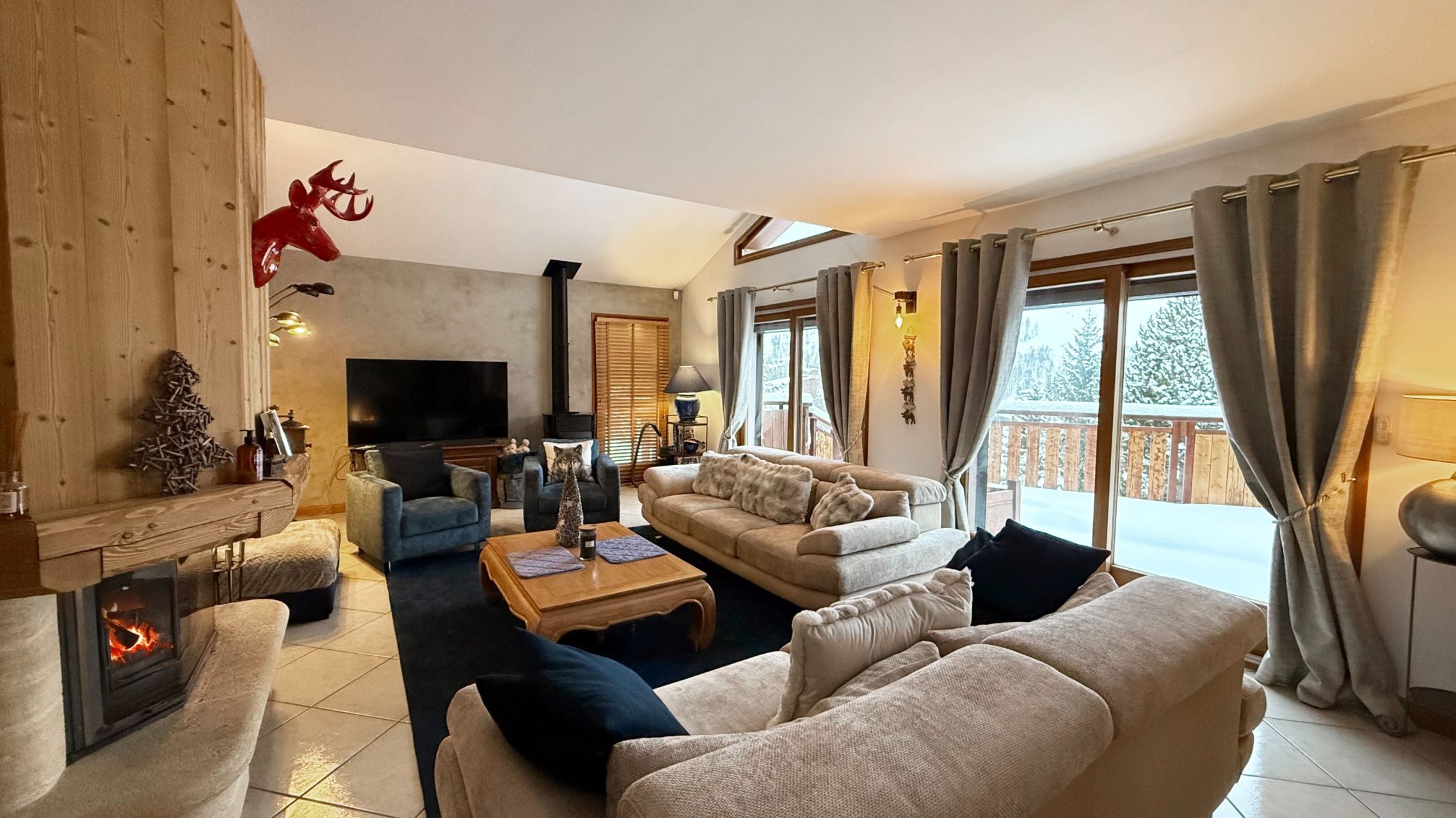 luxury chalet 9 Rooms for sale on LES DEUX ALPES (38860)