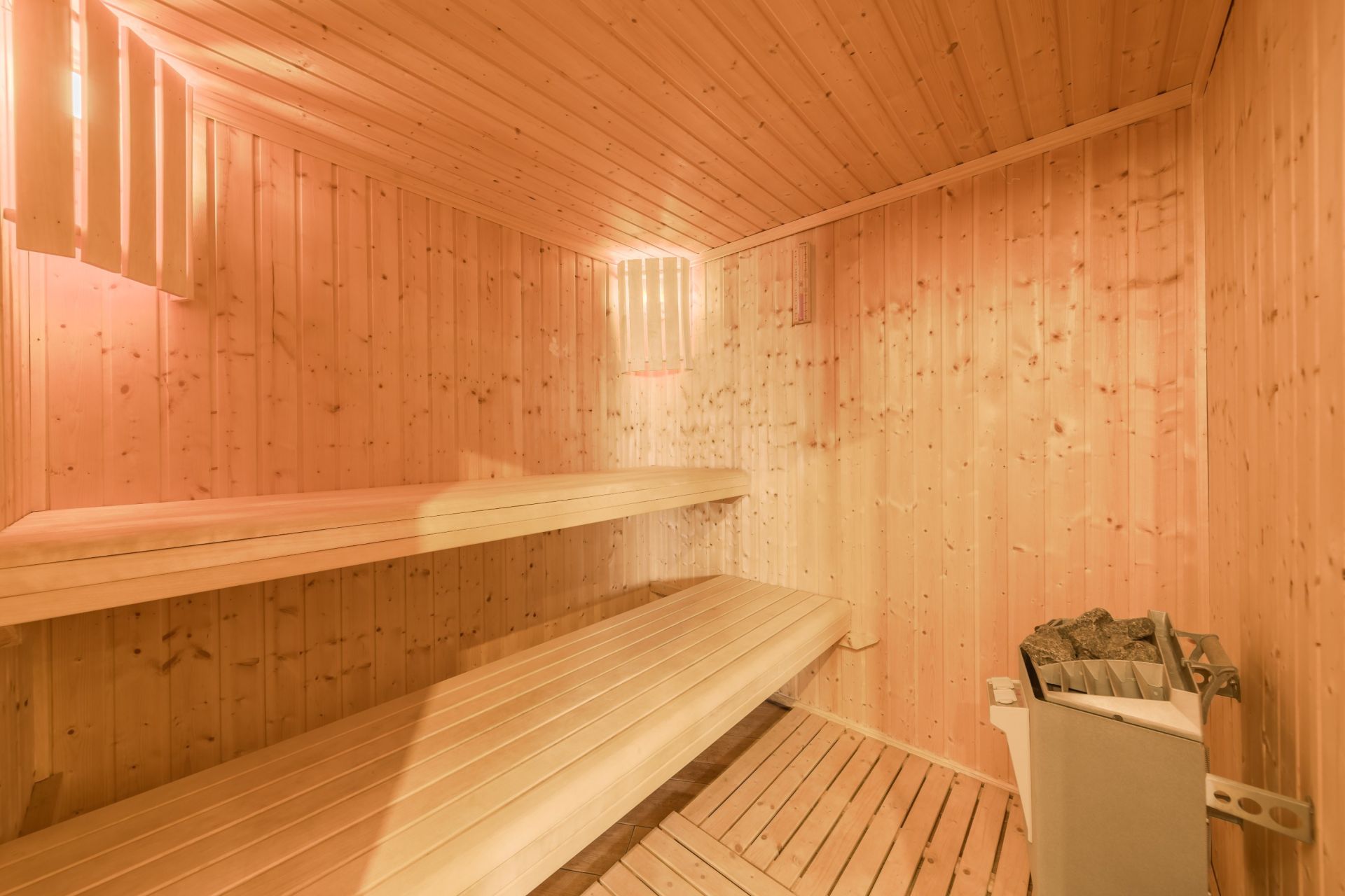 luxury chalet 8 Rooms for sale on LES DEUX ALPES (38860)