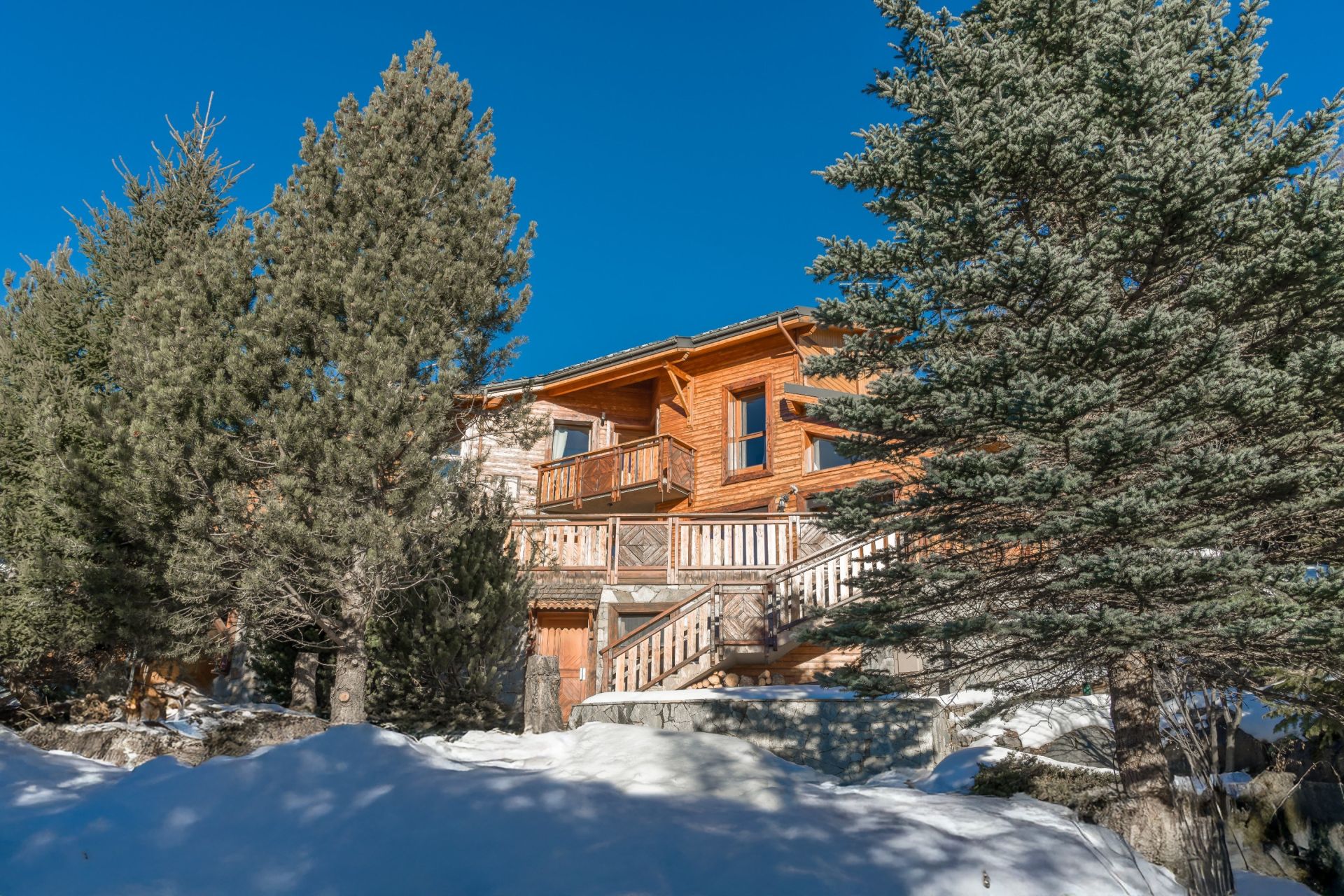 luxury chalet 9 Rooms for sale on LES DEUX ALPES (38860)
