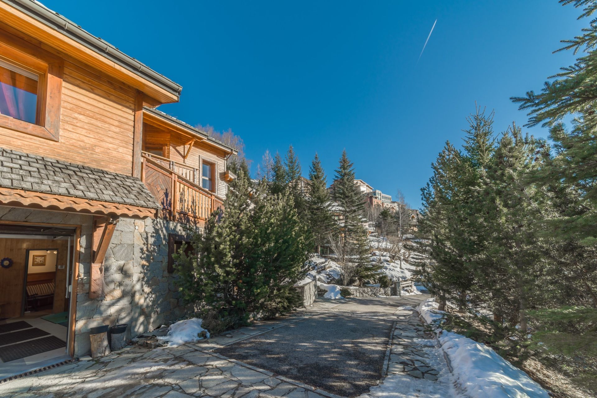 luxury chalet 8 Rooms for sale on LES DEUX ALPES (38860)