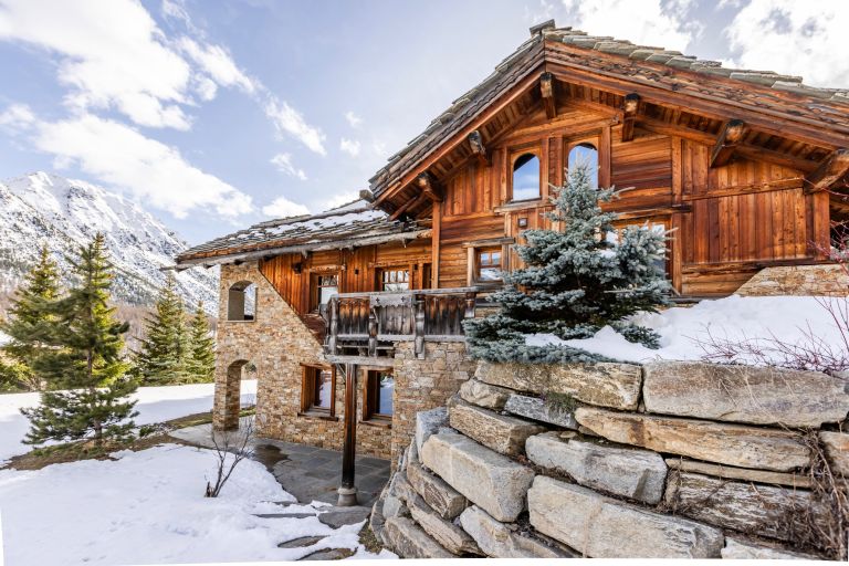 luxury chalet 12 Rooms for sale on MONTGENEVRE (05100)