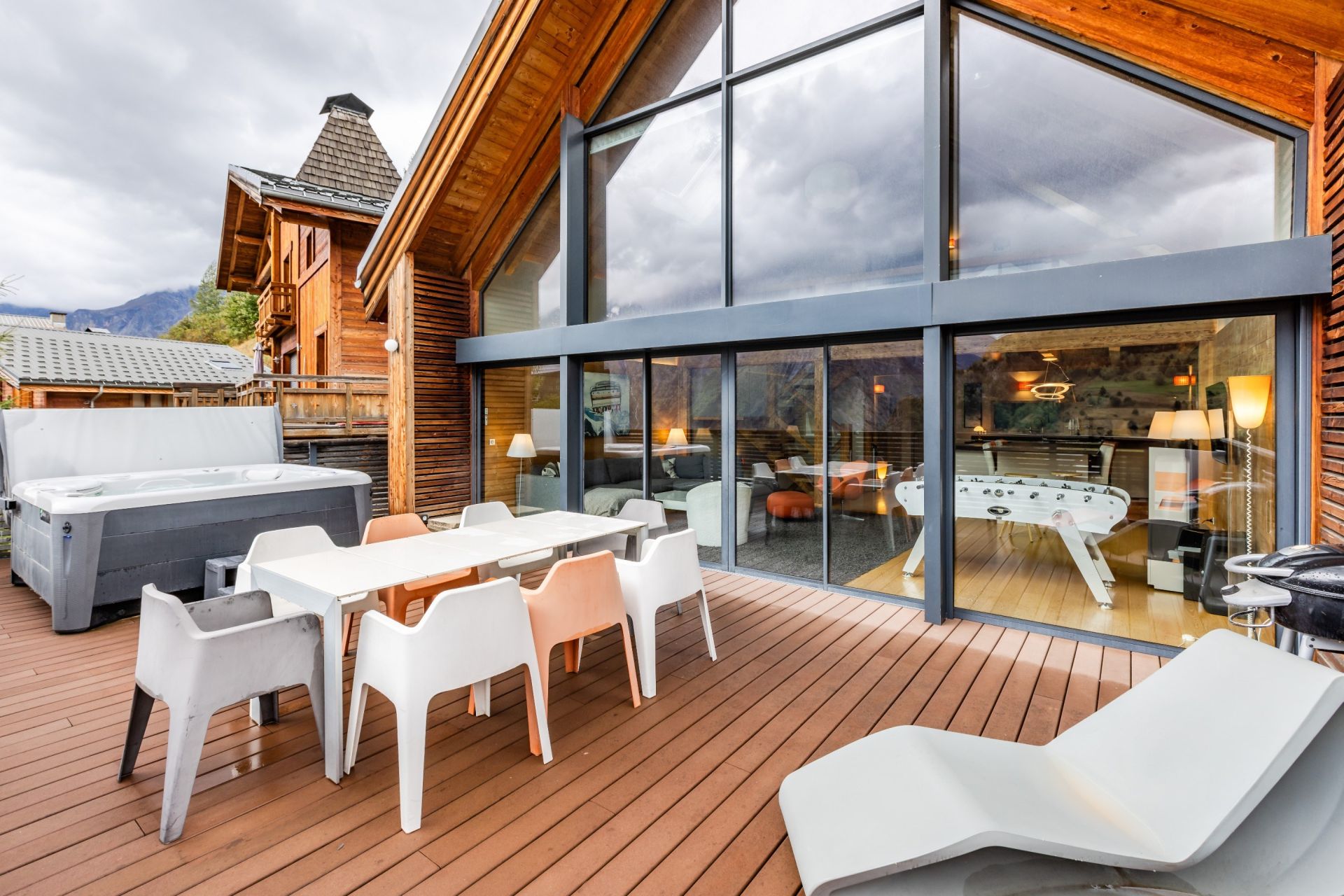 luxury chalet 7 Rooms for sale on LES DEUX ALPES (38860)