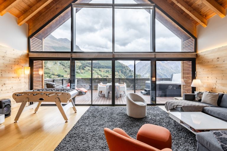 luxury chalet 7 Rooms for sale on LES DEUX ALPES (38860)