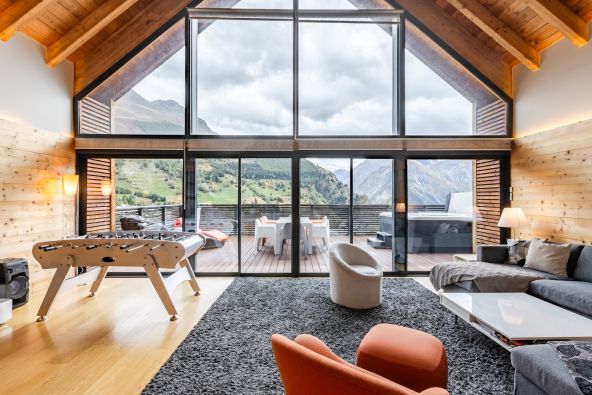 Sale Luxury chalet Les Deux Alpes 7 Rooms 193 m²