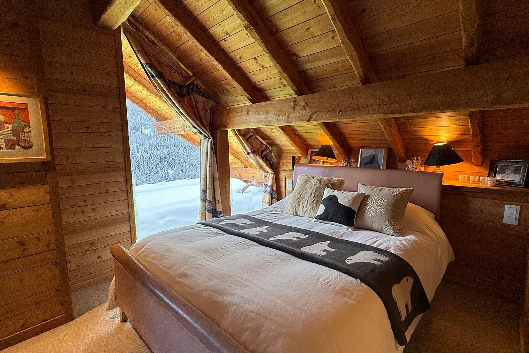 luxury chalet 7 Rooms for sale on ST CHAFFREY (05330)