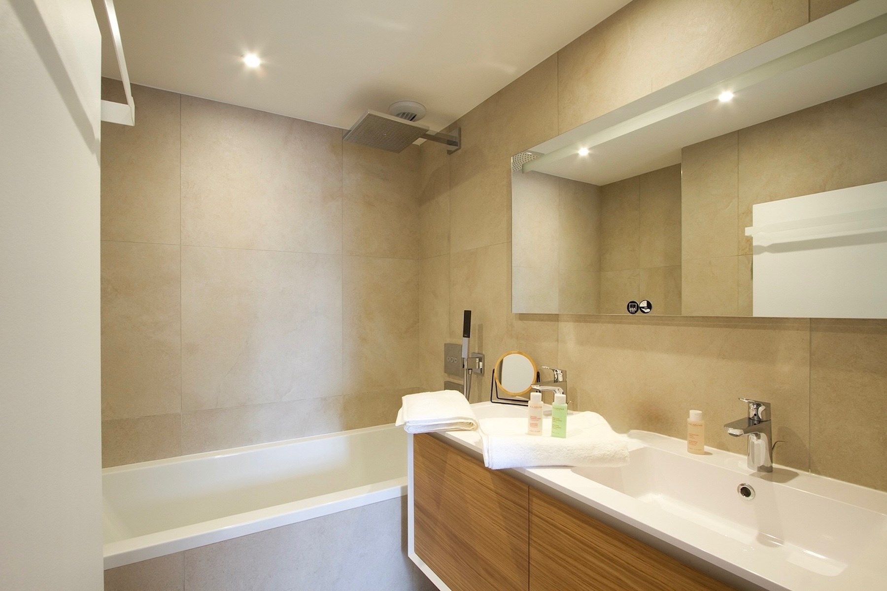 luxury apartment 2 Rooms for sale on L ALPE D HUEZ (38750)