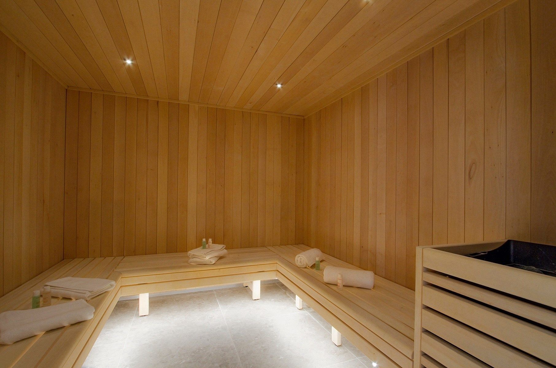 luxury apartment 5 Rooms for sale on L ALPE D HUEZ (38750)