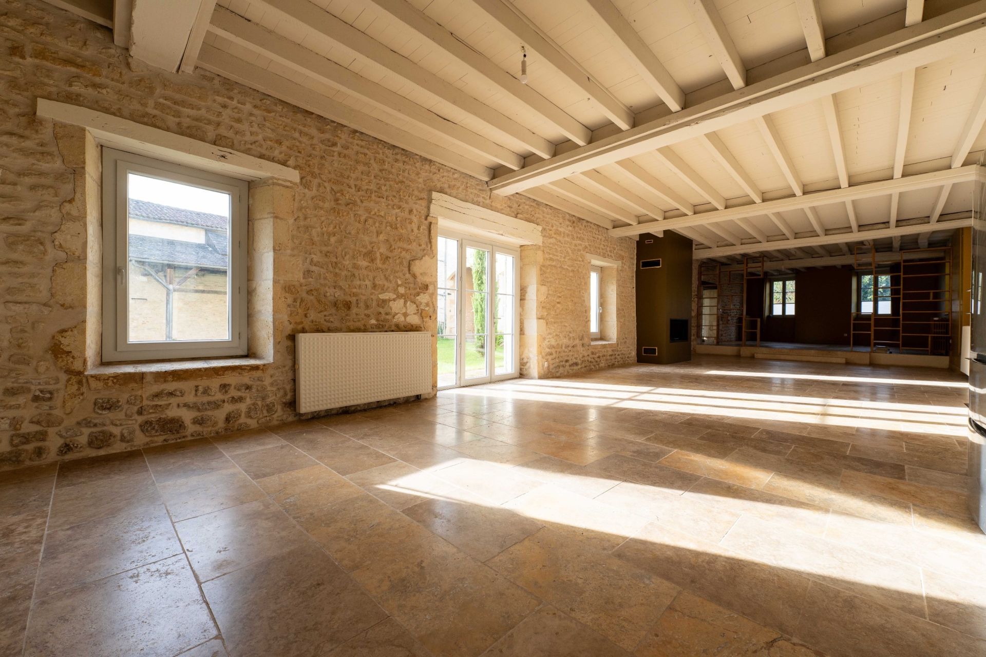 luxury house 7 Rooms for sale on ST JEAN D ANGELY (17400)