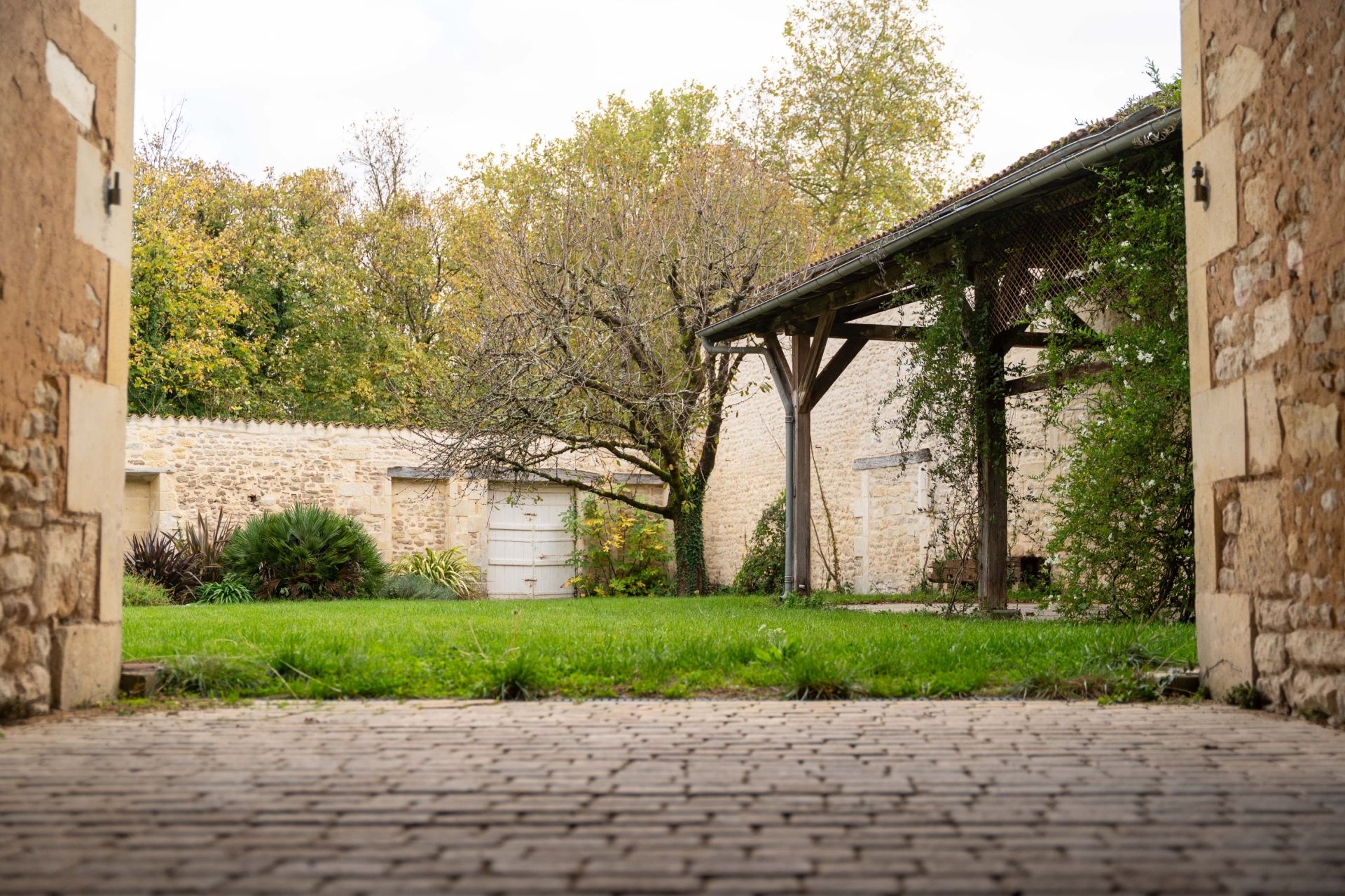 maison de luxe 7 Pièces en vente sur ST JEAN D ANGELY (17400)