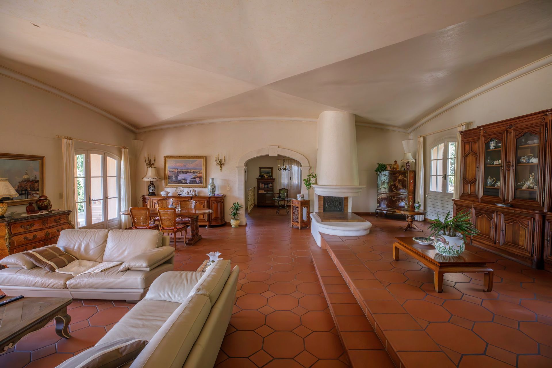 luxury house 7 Rooms for sale on AIX EN PROVENCE (13100)