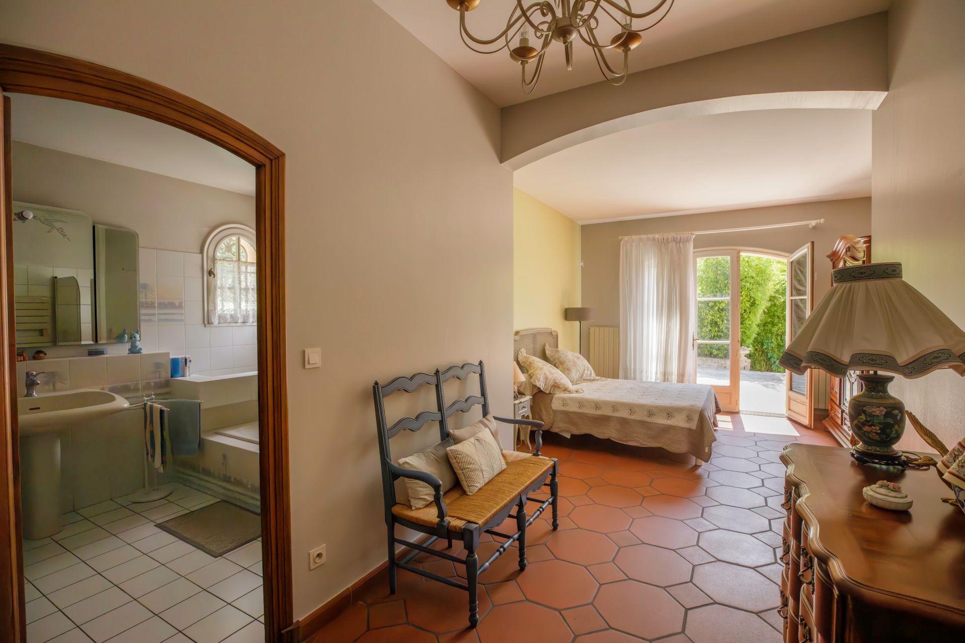 luxury house 7 Rooms for sale on AIX EN PROVENCE (13100)