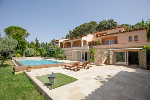 Sale Luxury house Aix-en-Provence 7 Rooms 384 m²