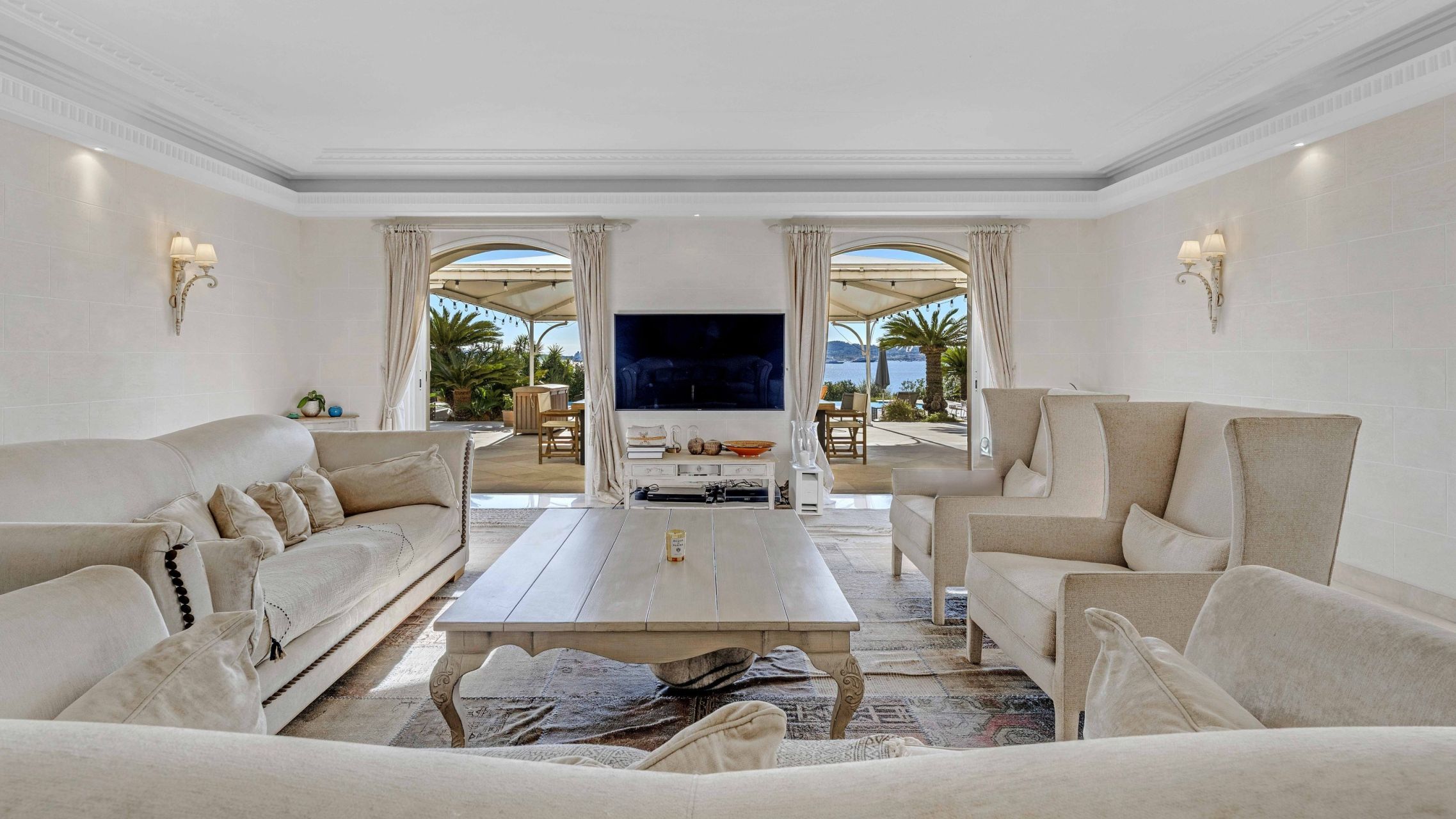 luxury villa 8 Rooms for sale on GRIMAUD (83310)