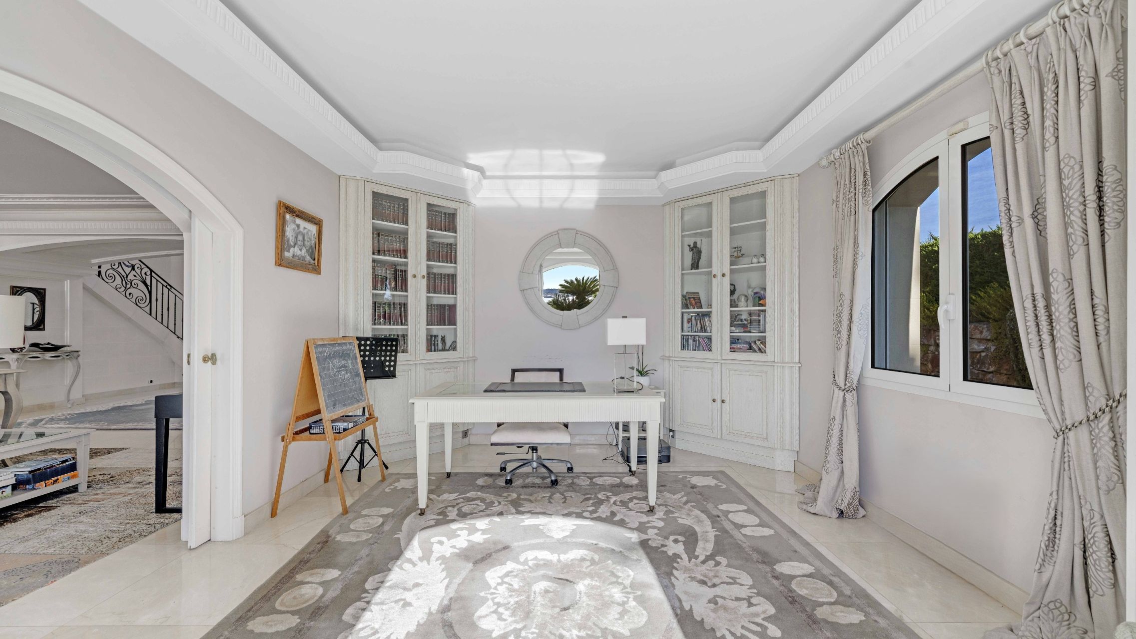 luxury villa 8 Rooms for sale on GRIMAUD (83310)