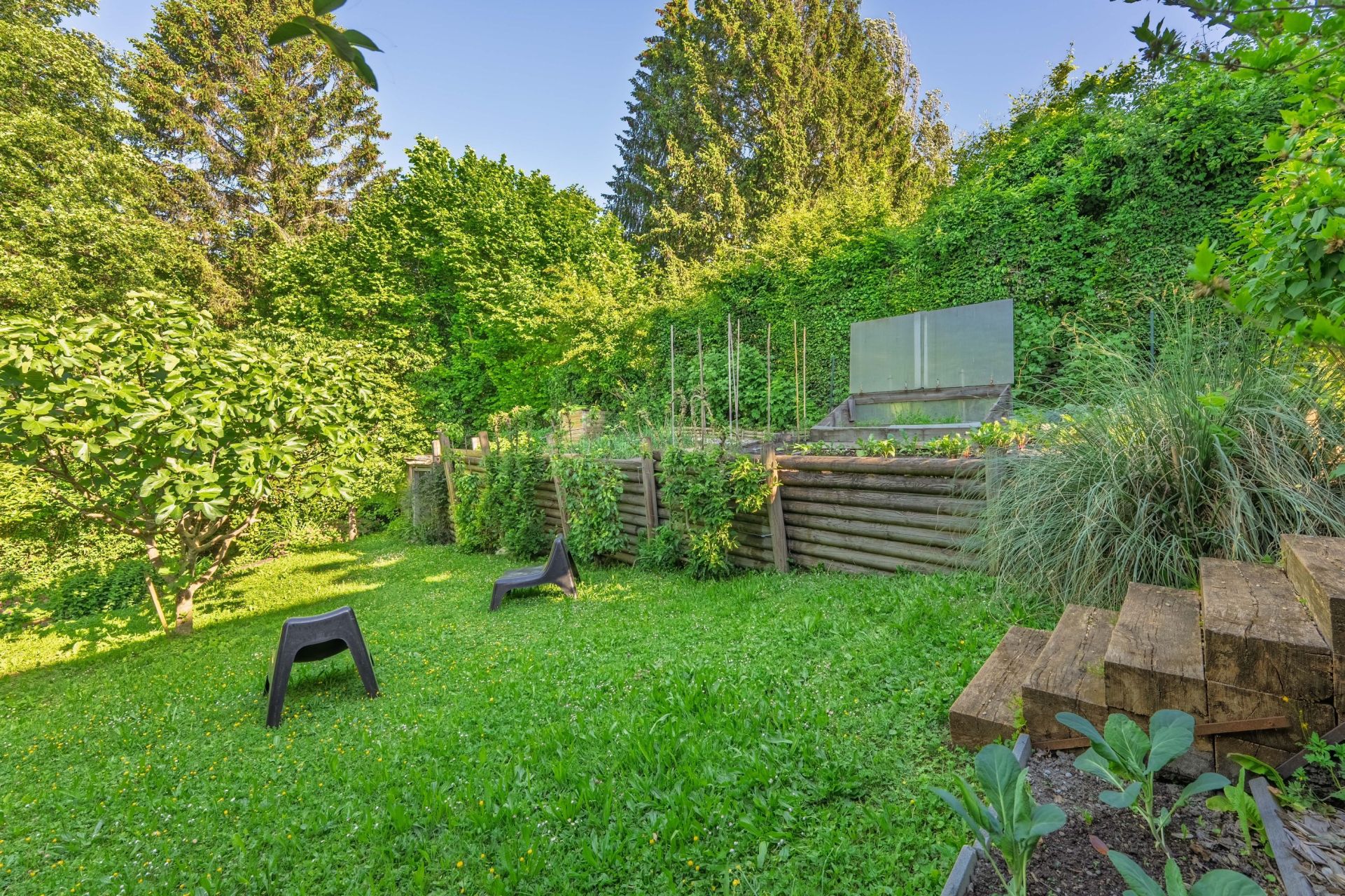 luxury house 5 Rooms for sale on DIVONNE LES BAINS (01220)