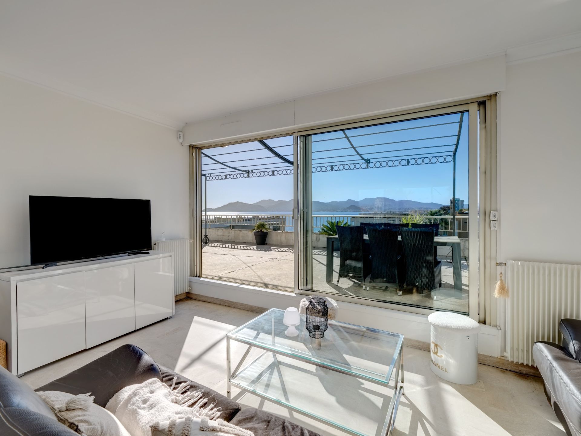 penthouse 4 Rooms for sale on CANNES (06400)