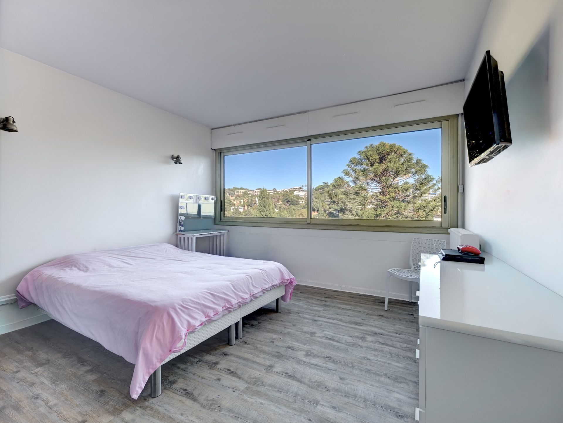 penthouse 4 Rooms for sale on CANNES (06400)