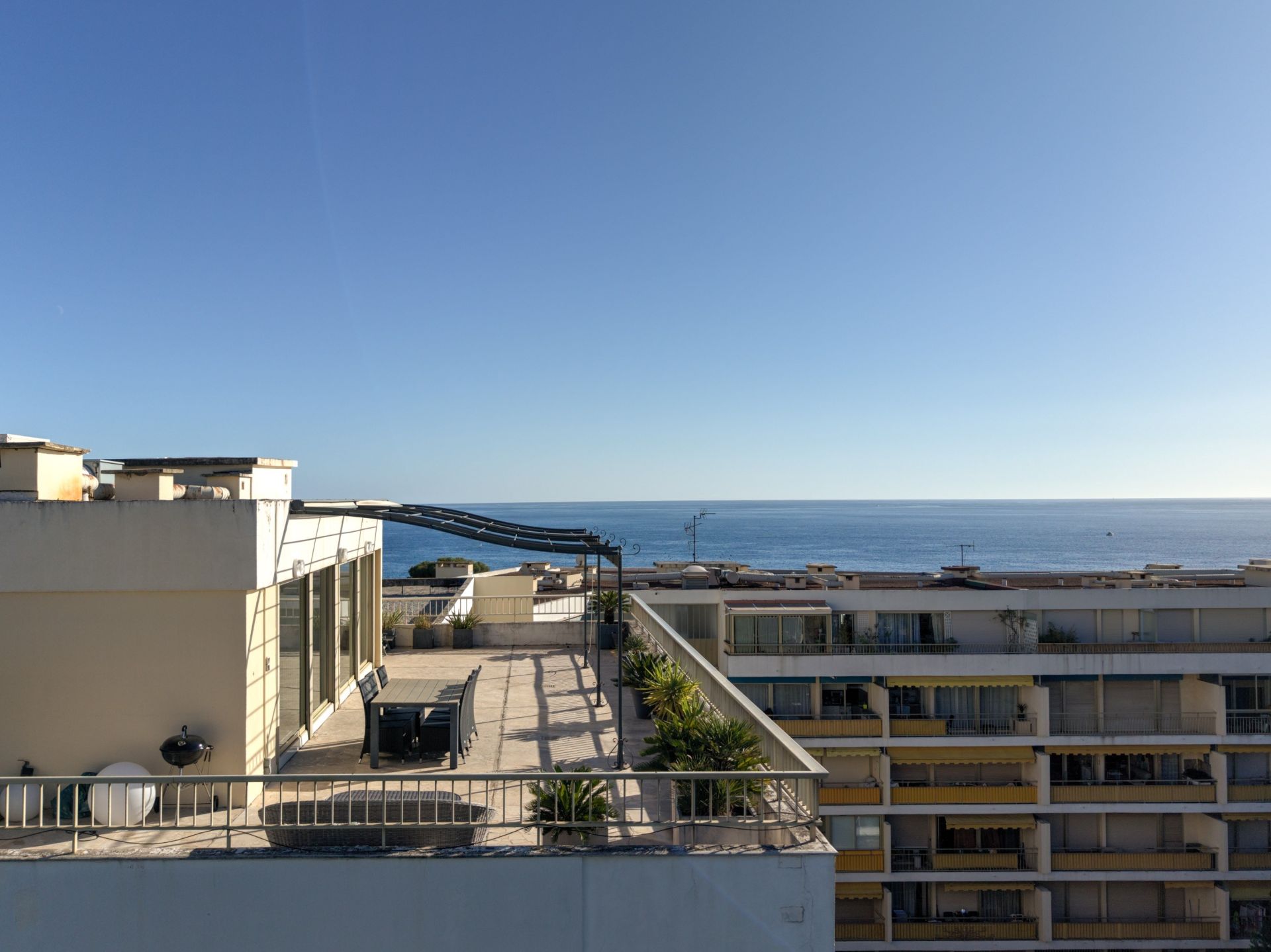 penthouse 4 Rooms for sale on CANNES (06400)