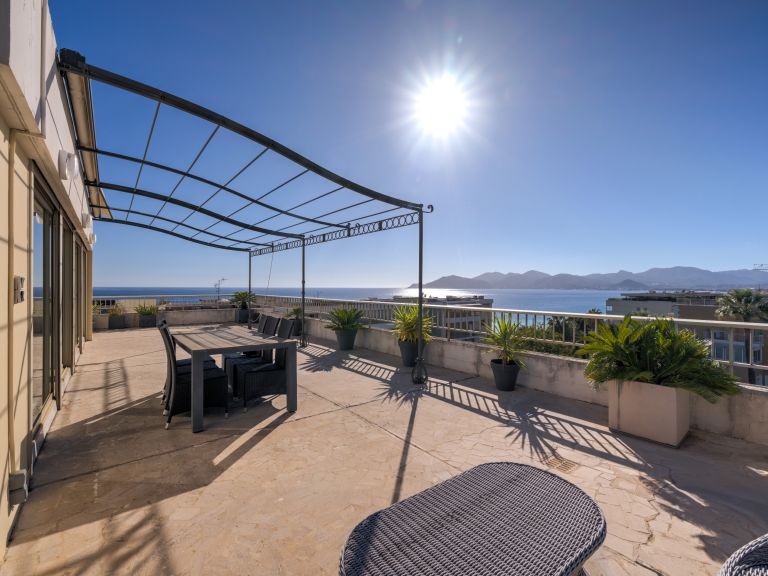 penthouse 4 Pièces en vente sur CANNES (06400)