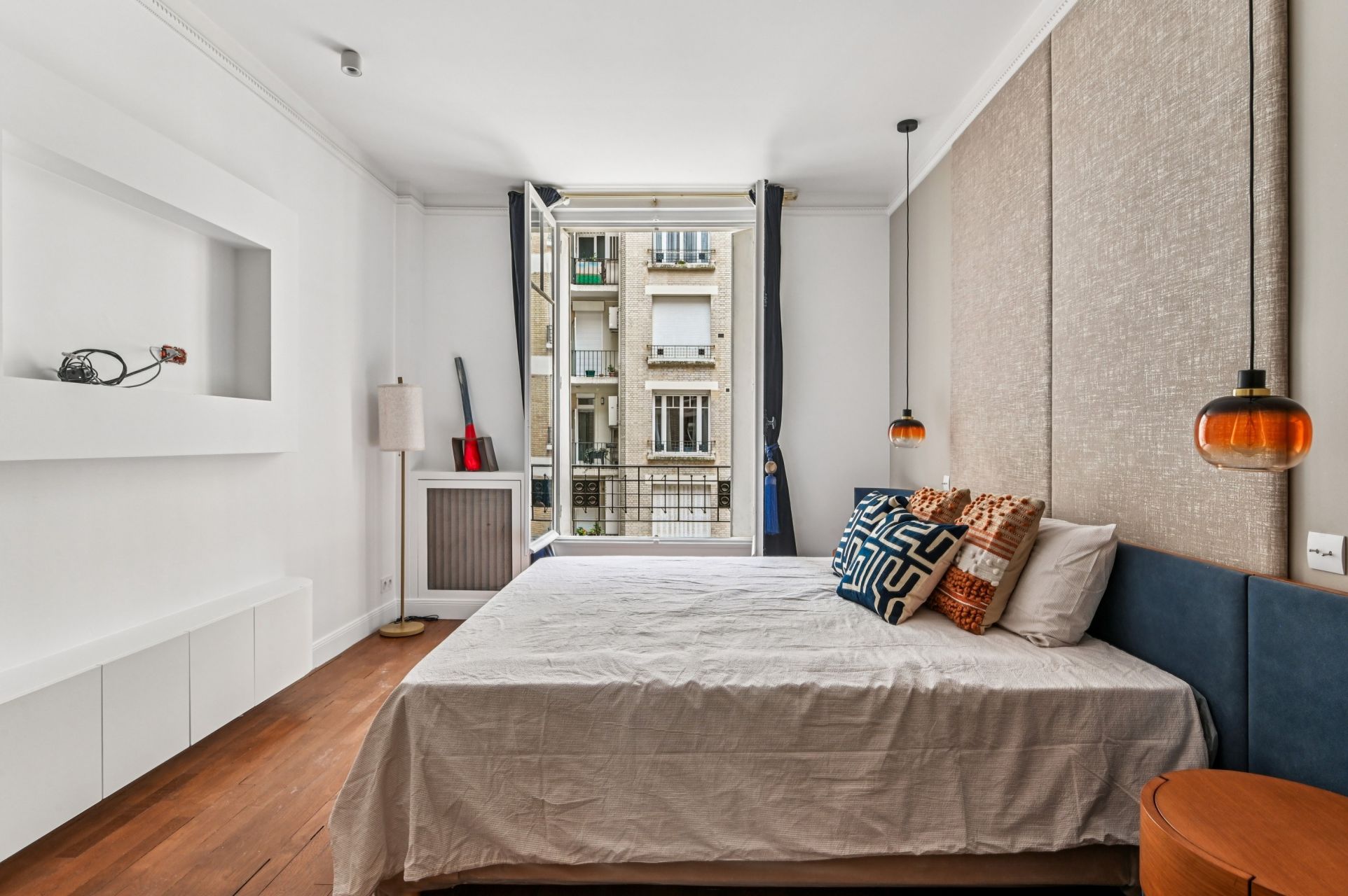 luxury apartment 5 Rooms for sale on PARIS (75007)