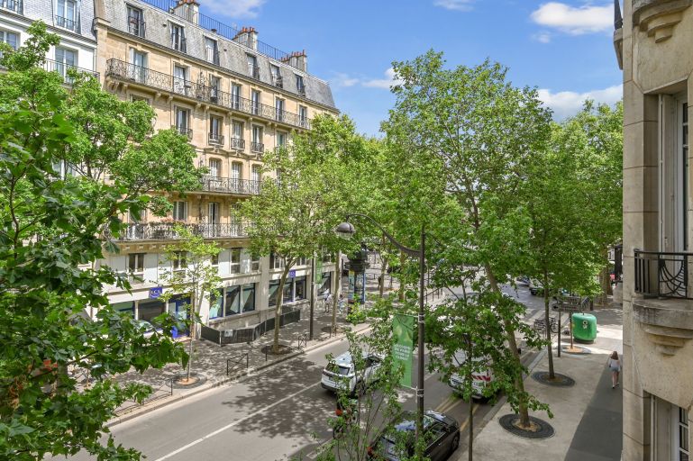 luxury apartment 5 Rooms for sale on PARIS (75007)