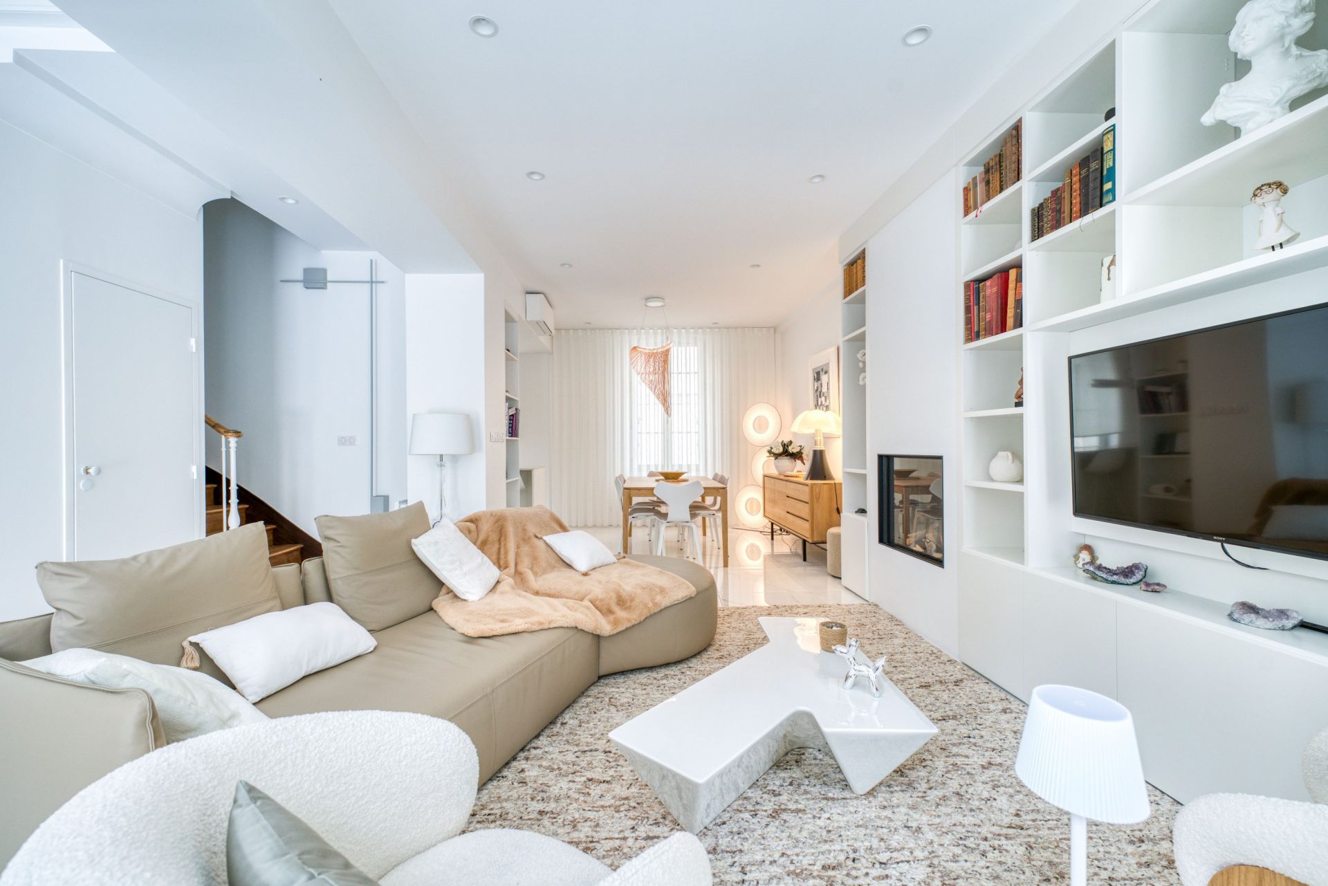 mansion 7 Rooms for sale on LA ROCHELLE (17000)