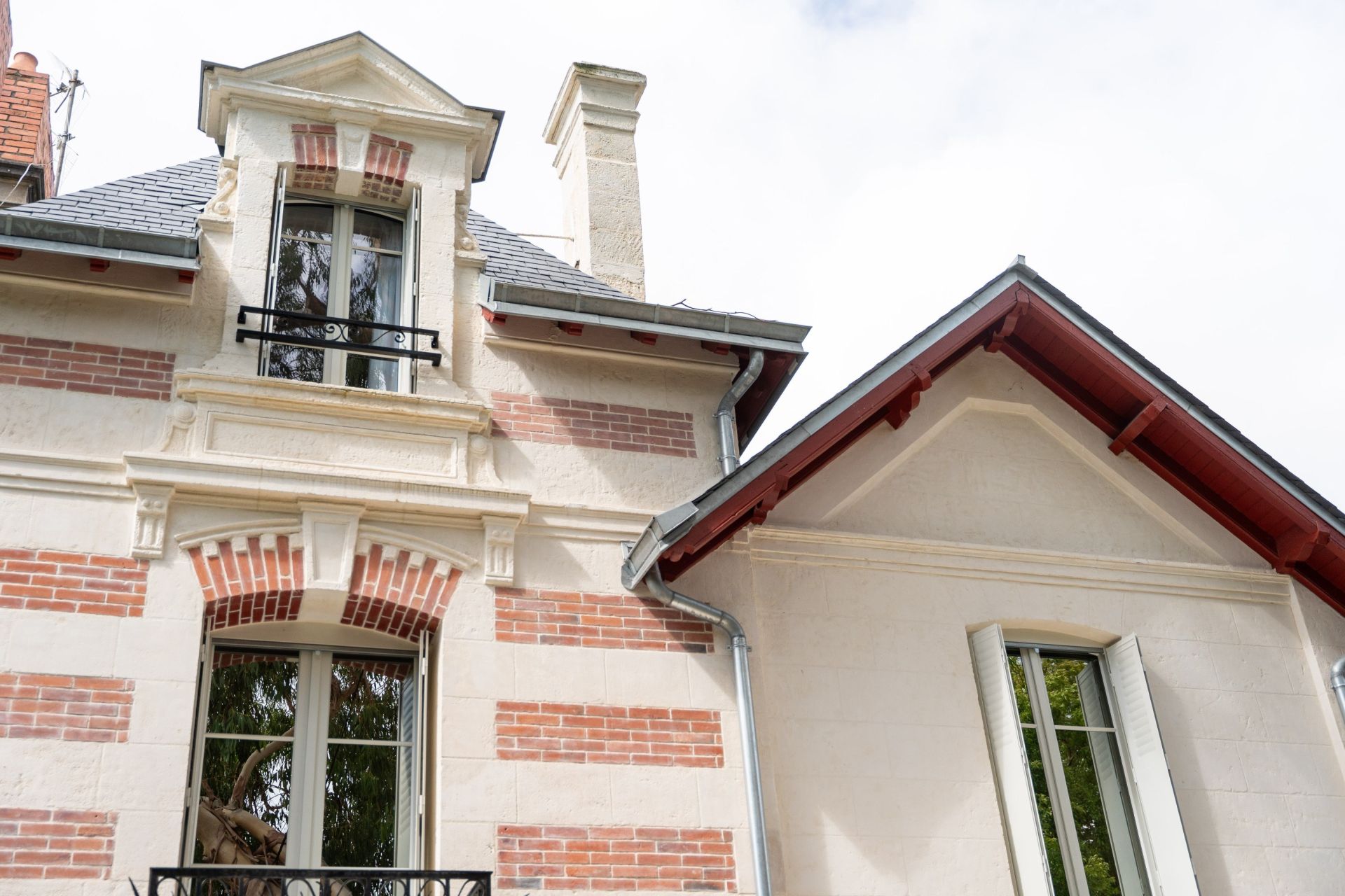 mansion 7 Rooms for sale on LA ROCHELLE (17000)