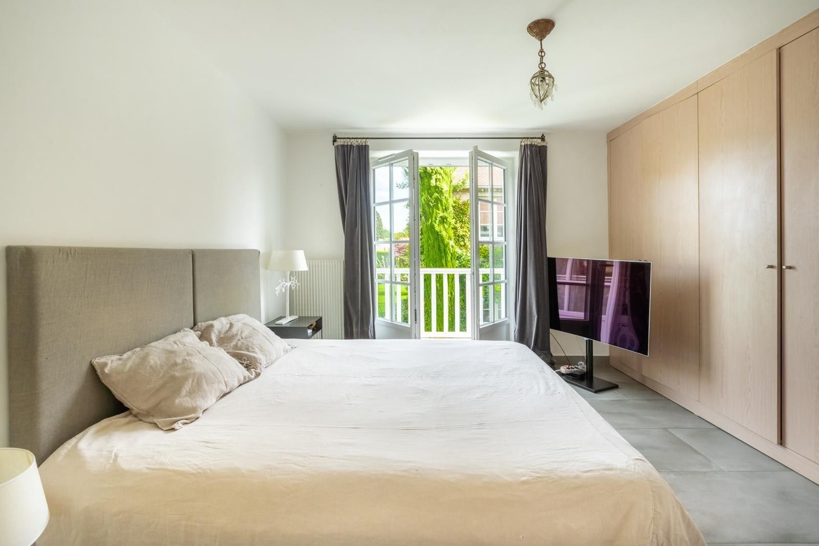 luxury house 10 Rooms for sale on FEUCHEROLLES (78810)