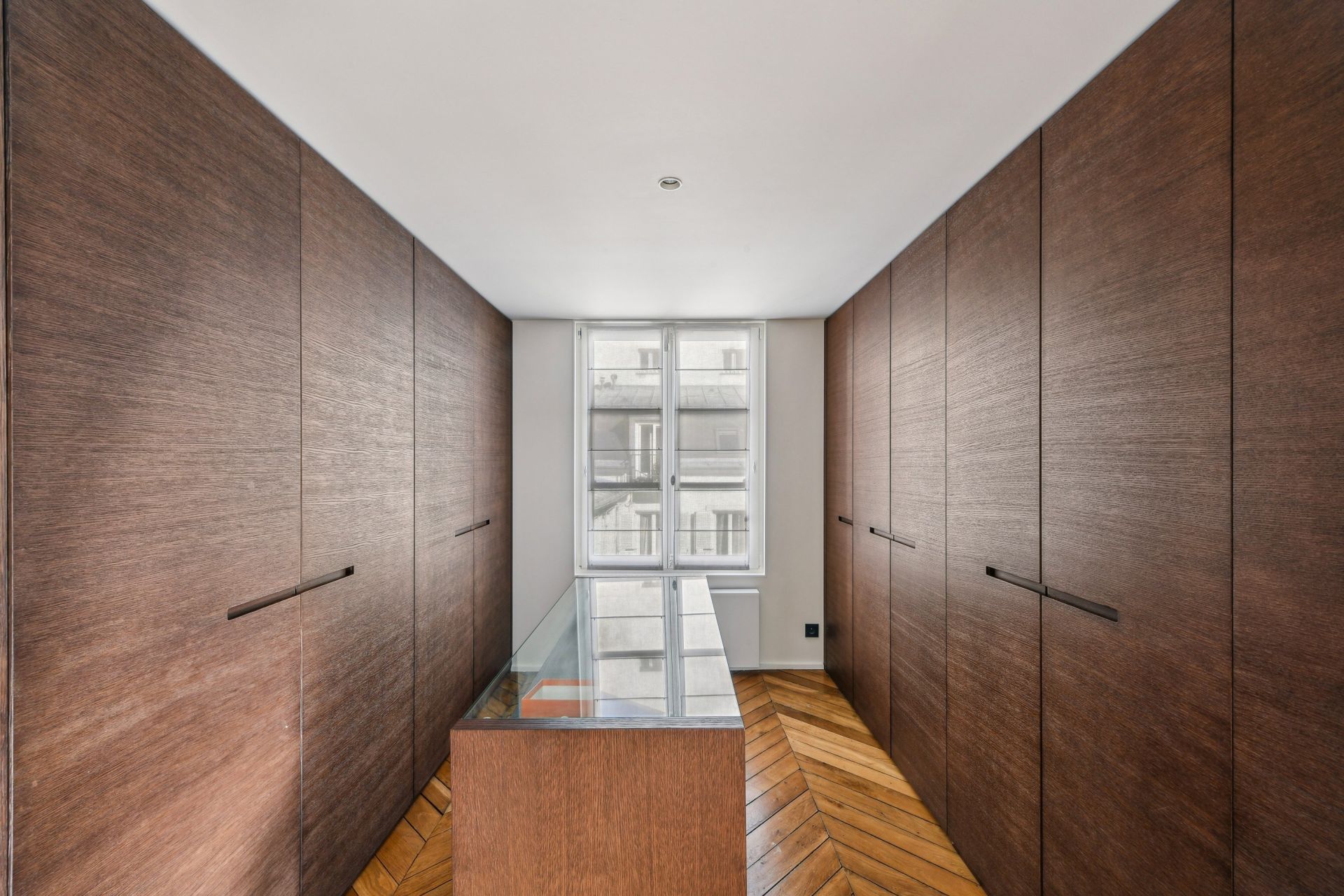 luxury apartment 5 Rooms for rent on PARIS (75008)