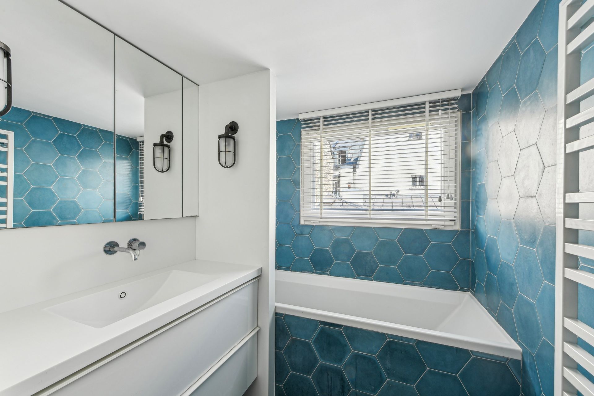 luxury apartment 5 Rooms for rent on PARIS (75008)