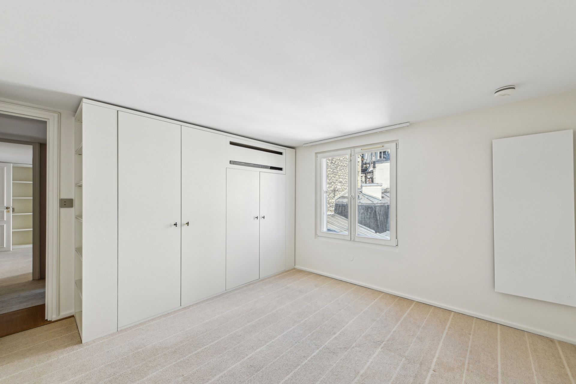 luxury apartment 5 Rooms for rent on PARIS (75008)