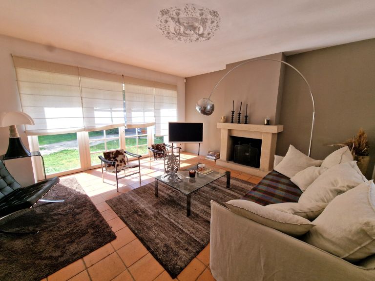 luxury house 7 Rooms for sale on NANTES (44000)