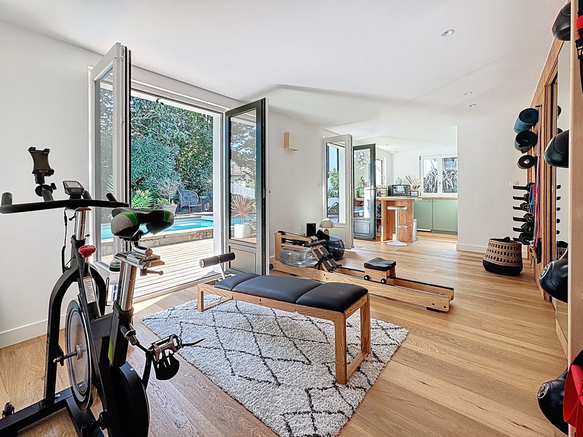 luxury house 8 Rooms for sale on GUETHARY (64210)