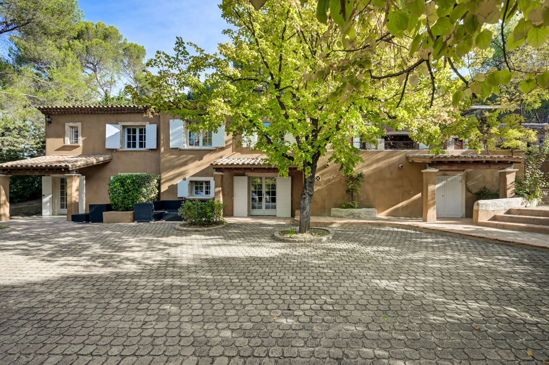 maison de luxe 8 Pièces en location sur AIX EN PROVENCE (13100)