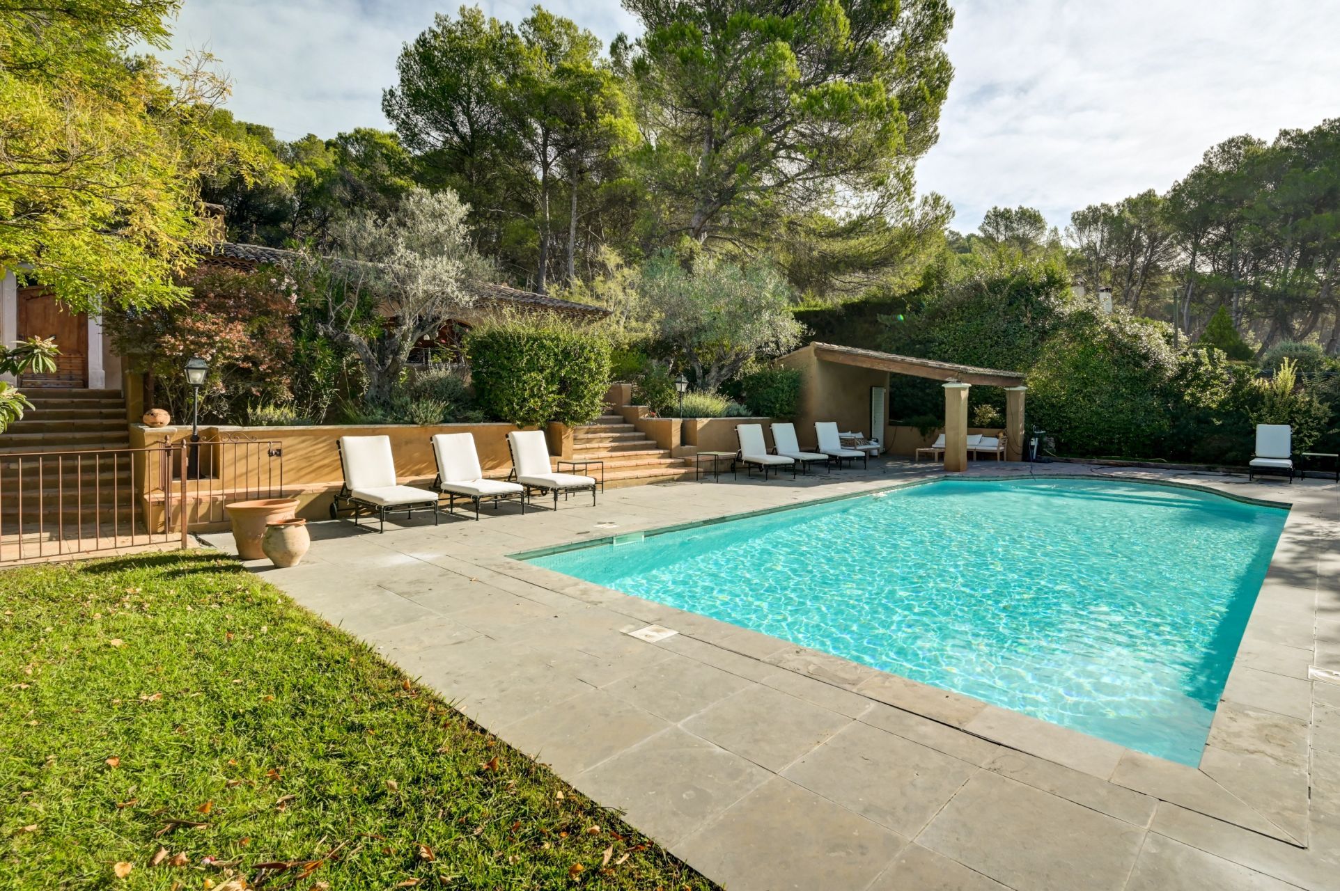 maison de luxe 8 Pièces en location sur AIX EN PROVENCE (13100)