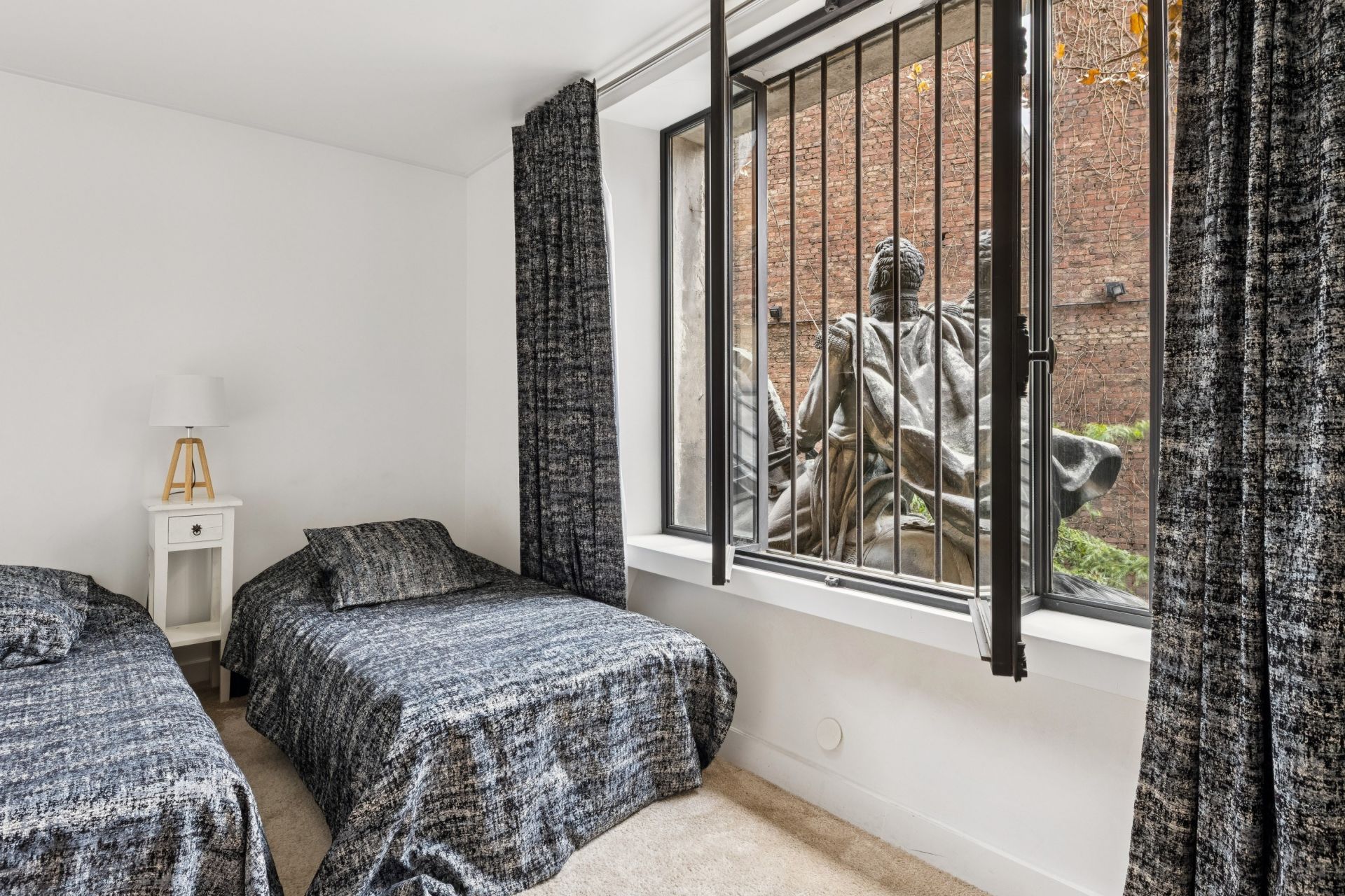 luxury apartment 5 Rooms for sale on PARIS (75015)