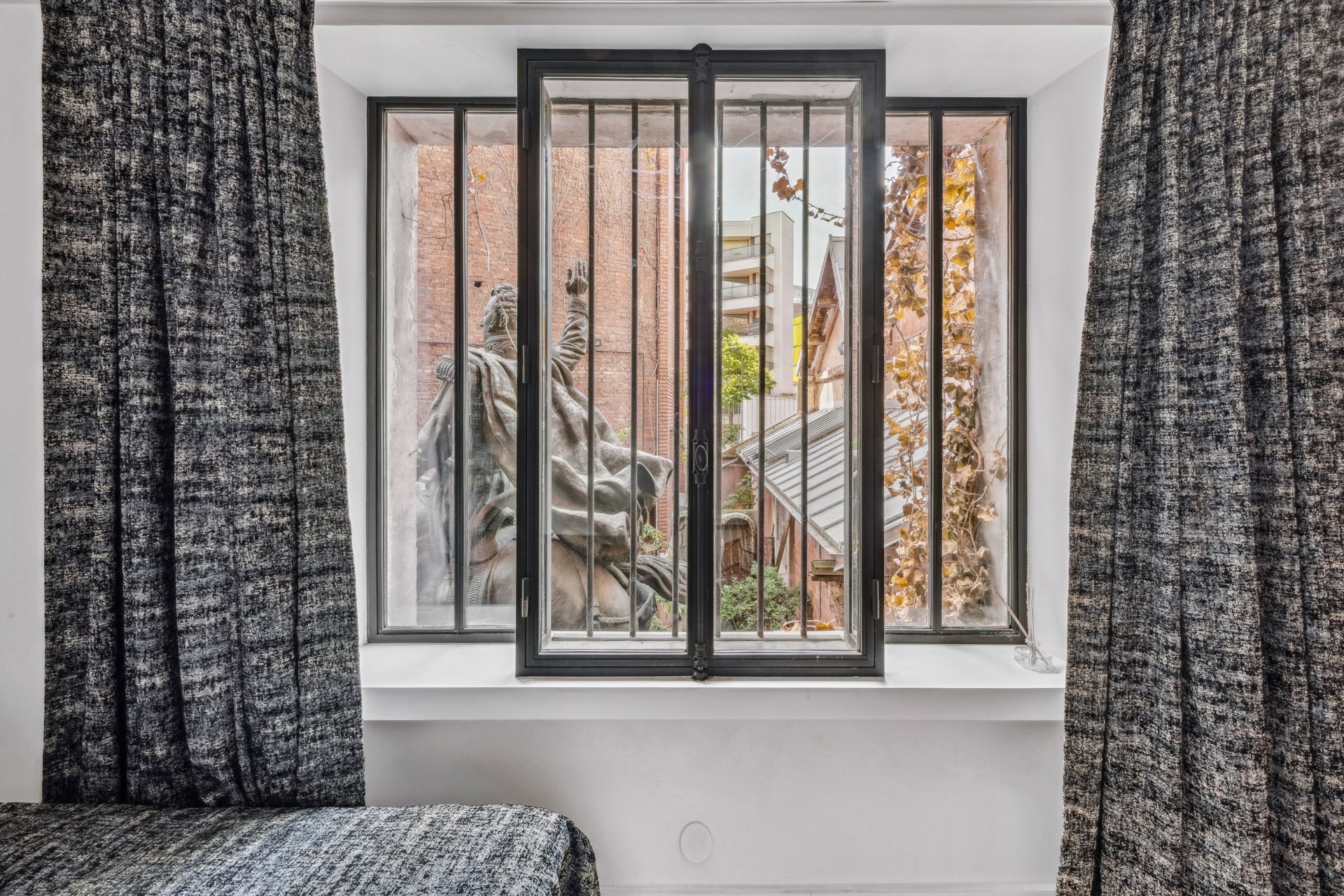 luxury apartment 5 Rooms for sale on PARIS (75015)